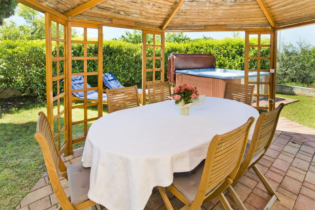 Villas Montrin Kaštel Δωμάτιο φωτογραφία