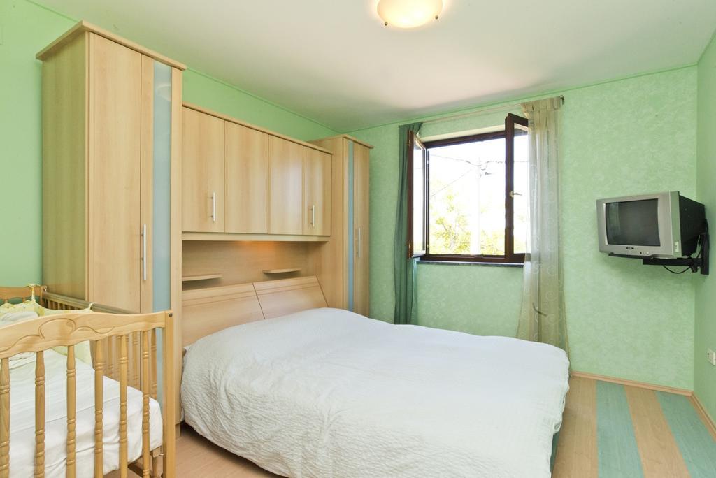 Villas Montrin Kaštel Δωμάτιο φωτογραφία