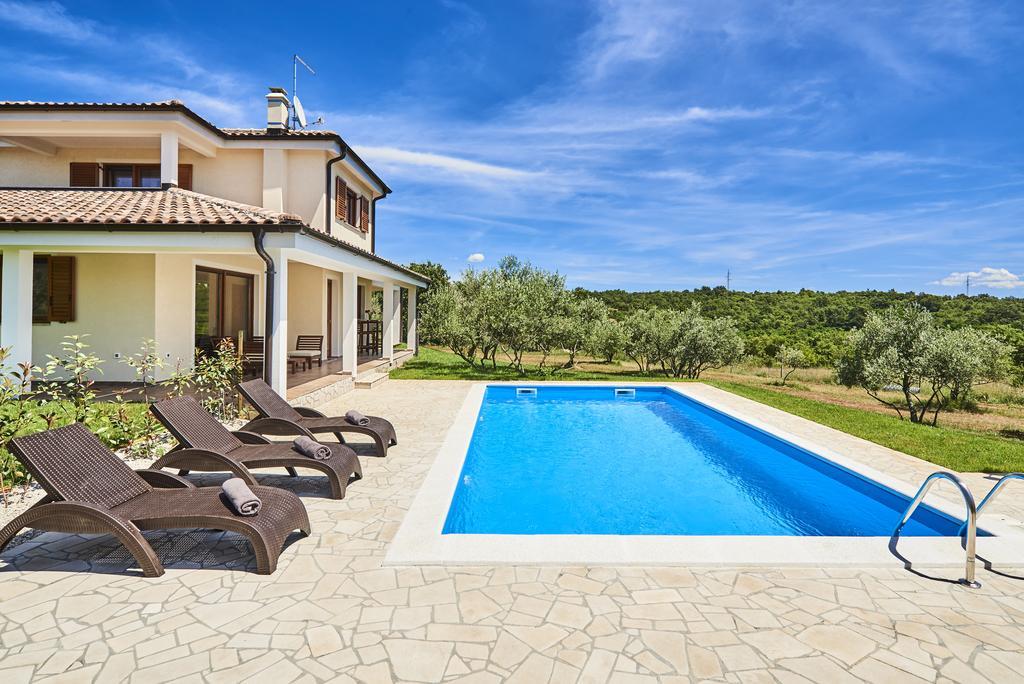 Villas Montrin Kaštel Εξωτερικό φωτογραφία