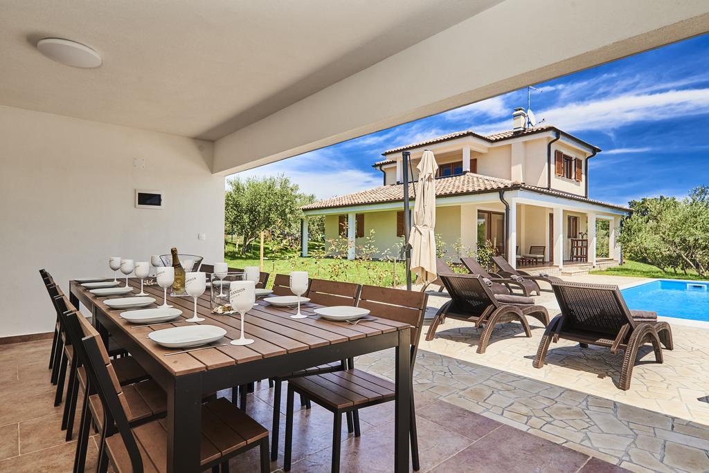 Villas Montrin Kaštel Εξωτερικό φωτογραφία