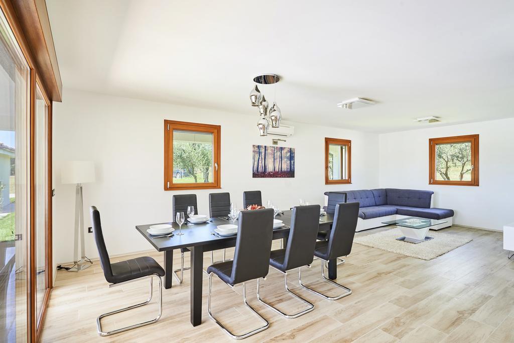 Villas Montrin Kaštel Εξωτερικό φωτογραφία