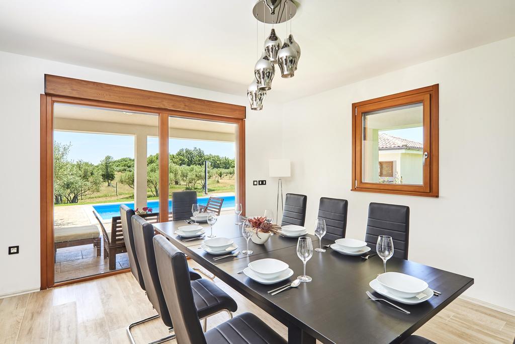 Villas Montrin Kaštel Εξωτερικό φωτογραφία