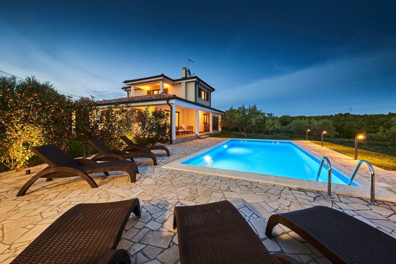 Villas Montrin Kaštel Εξωτερικό φωτογραφία
