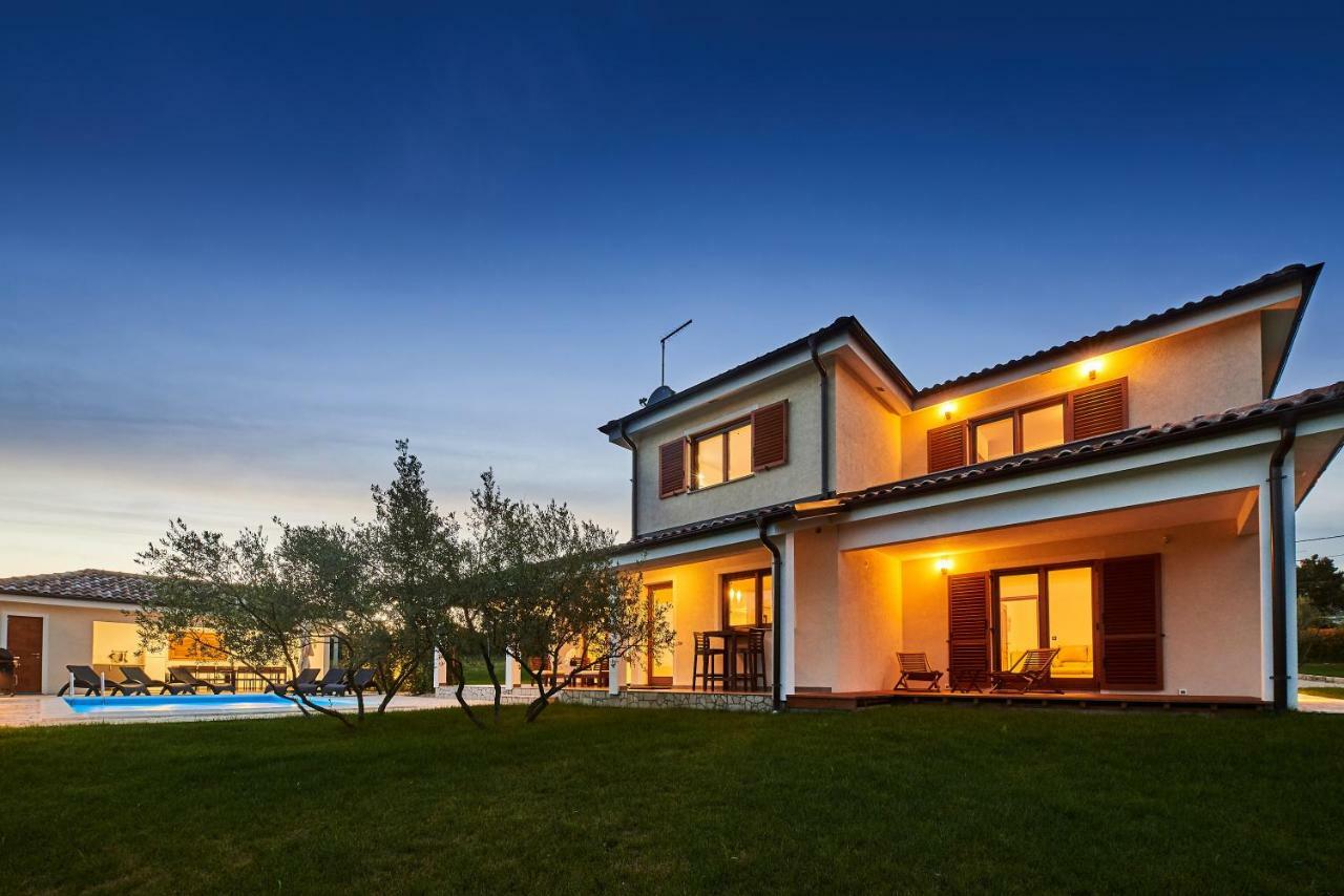 Villas Montrin Kaštel Εξωτερικό φωτογραφία